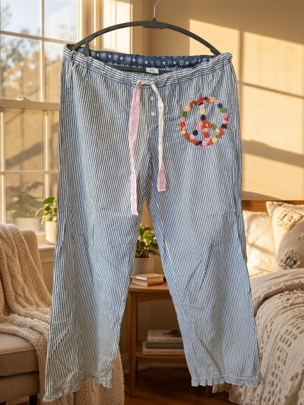 PINK Victoria's Secret  Lounge Pants with Pink Drawstring MED